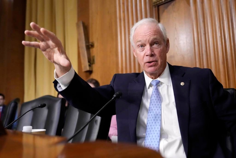 不赞成特朗普《大而美法案》的共和党北卡参议员提里斯,宣布不竞选连任。 美联社 不赞成特朗普《大而美法案》的共和党北卡参议员提里斯,宣布不竞选连任。 美联社