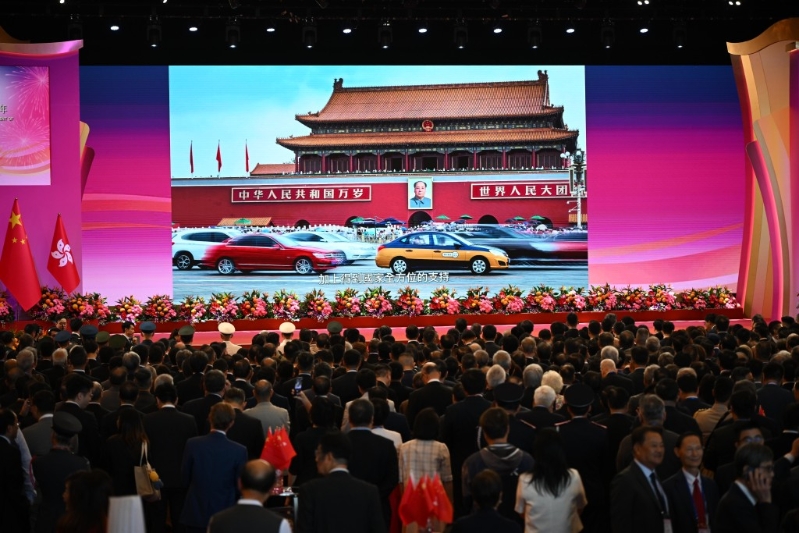 七一庆祝酒会。 七一庆祝酒会。