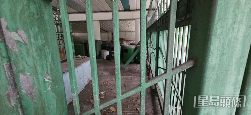 培正道天桥底仅供食环署摆设工具。 培正道天桥底仅供食环署摆设工具。