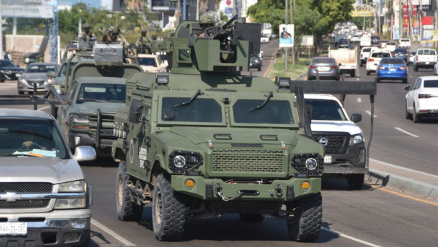 墨西哥国民警卫队在库利亚坎巡逻。美联社 墨西哥国民警卫队在库利亚坎巡逻。美联社