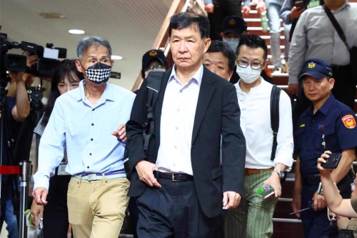 彭振声(中) 彭振声(中)