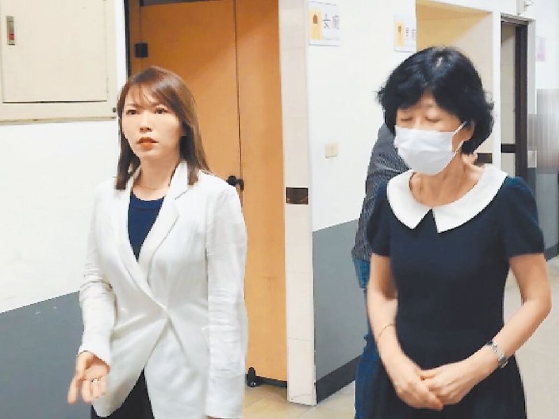 陈佩琪(右) 陈佩琪(右)