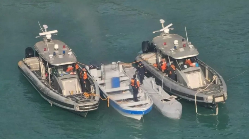 ▲7月2日,无人贩毒潜艇被截获 图源:哥伦比亚海军 ▲7月2日,无人贩毒潜艇被截获 图源:哥伦比亚海军