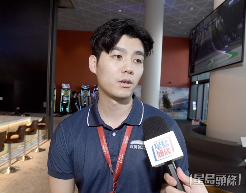 美食站营运领班谢志航表示,主场馆所有储存库共可存放1800桶啤酒,最大一间储存库可存放240桶酒。 - 副本 美食站营运领班谢志航表示,主场馆所有储存库共可存放1800桶啤酒,最大一间储存库可存放240桶酒。 - 副本