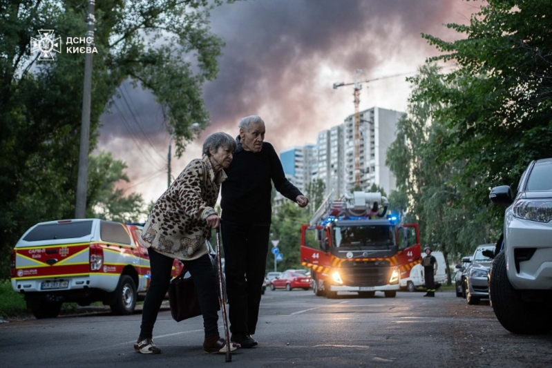 俄空袭基辅一夜发射逾550空中武器。 俄空袭基辅一夜发射逾550空中武器。