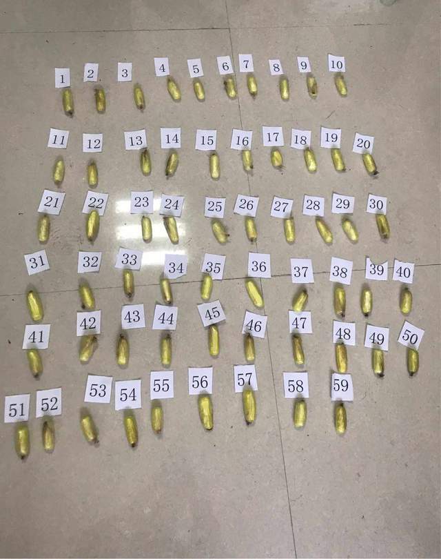 陶静受男友唆使以体内运毒,最终走上不归路。 陶静受男友唆使以体内运毒,最终走上不归路。