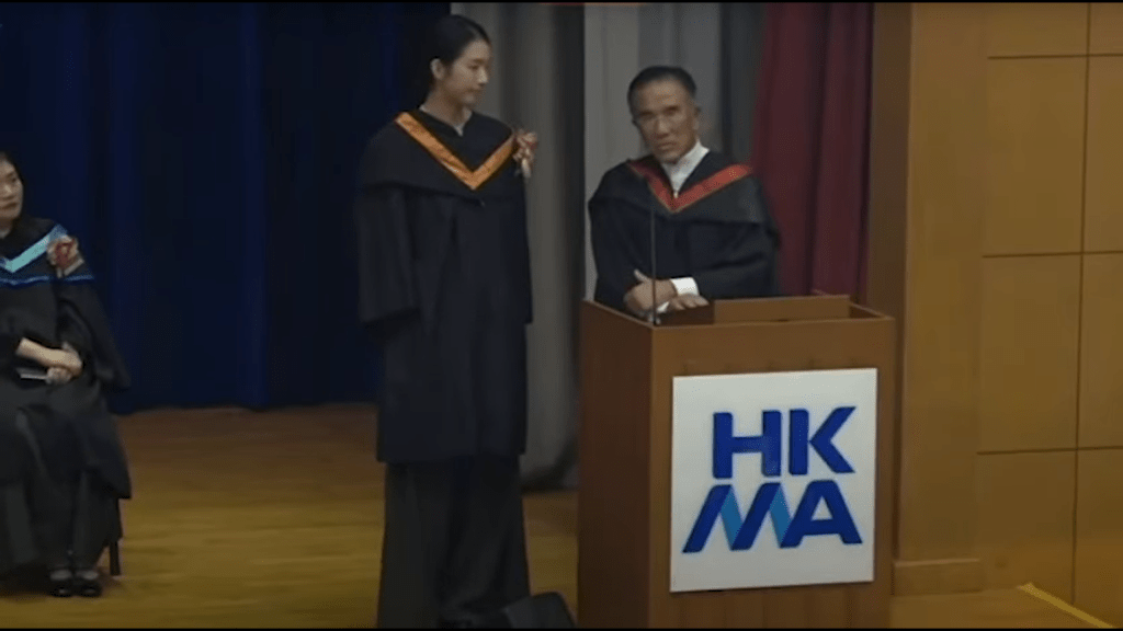 田北辰“突袭”江旻憓询问巴黎奥运逆转胜的故事。 田北辰“突袭”江旻憓询问巴黎奥运逆转胜的故事。