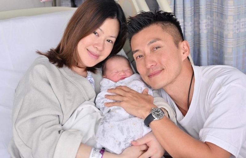 陈山聪于2019年与拍拖5年的从事美容业的圈外女友Apple结婚。 陈山聪于2019年与拍拖5年的从事美容业的圈外女友Apple结婚。