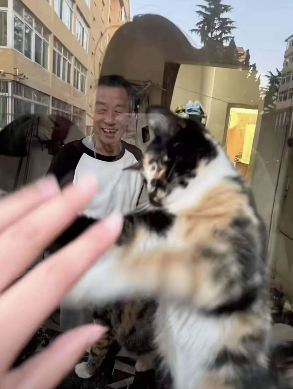 网传该名宿舍管理员照片 网传该名宿舍管理员照片