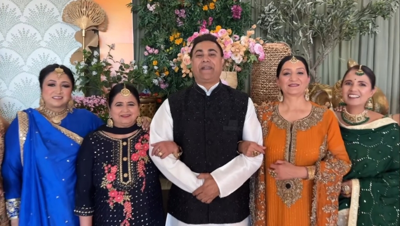 乔宝宝表情甚得戚。 乔宝宝表情甚得戚。