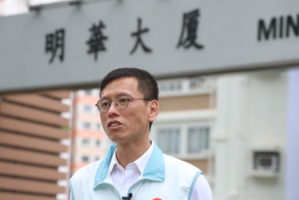 房协助理总监(物业管理)杨展鹏 房协助理总监(物业管理)杨展鹏