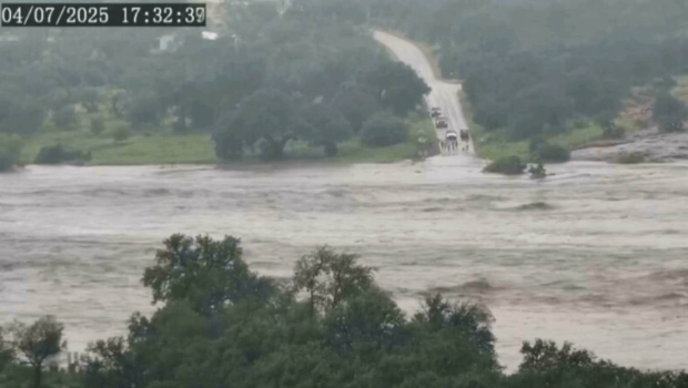 美国德州近日遭遇世纪洪灾,死伤惨重。 美国德州近日遭遇世纪洪灾,死伤惨重。