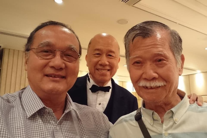 陈国权是唐佳(右)的姨甥。 陈国权是唐佳(右)的姨甥。