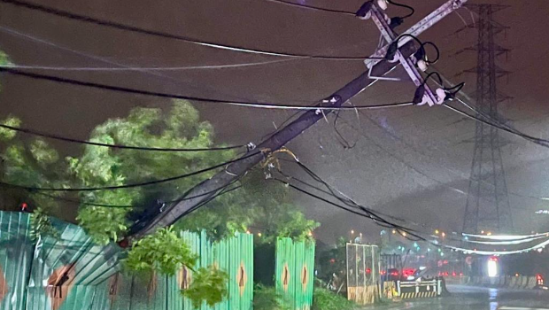 丹娜丝重创台湾,导致超过82万户停电。 丹娜丝重创台湾,导致超过82万户停电。