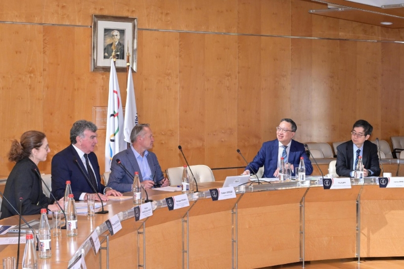 林定国到访法国国家奥林匹克和体育委员会。政府新闻处 林定国到访法国国家奥林匹克和体育委员会。政府新闻处