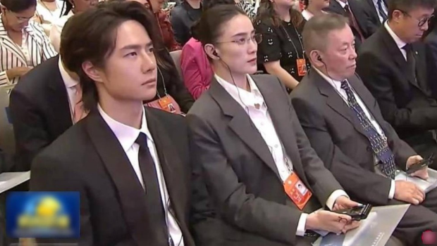 王一博、宋佳出席全球文明对话会议的开幕式。 王一博、宋佳出席全球文明对话会议的开幕式。