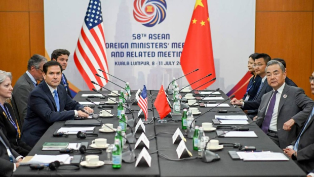 王毅和鲁比奥在吉隆坡会谈 王毅和鲁比奥在吉隆坡会谈