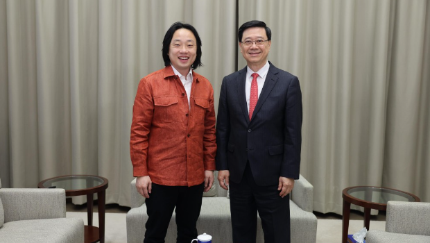 李家超和欧阳万成同为“华仁仔”。CAA创新精英文化经纪微博图片 李家超和欧阳万成同为“华仁仔”。CAA创新精英文化经纪微博图片