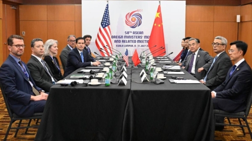 王毅日前与鲁比奥在吉隆坡会面。 王毅日前与鲁比奥在吉隆坡会面。