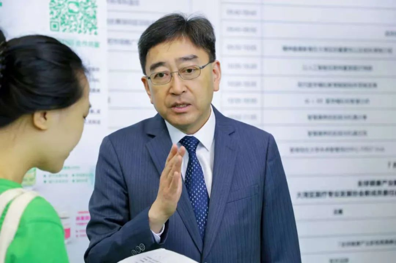 全国政协常委高永文医生接受星岛环球网记者采访。 全国政协常委高永文医生接受星岛环球网记者采访。