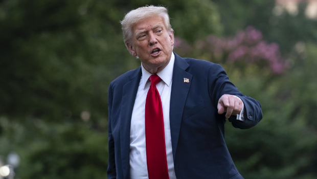 特朗普预告将于周一发出重要声明,有传涉及向乌克兰提无进攻性武器。 特朗普预告将于周一发出重要声明,有传涉及向乌克兰提无进攻性武器。