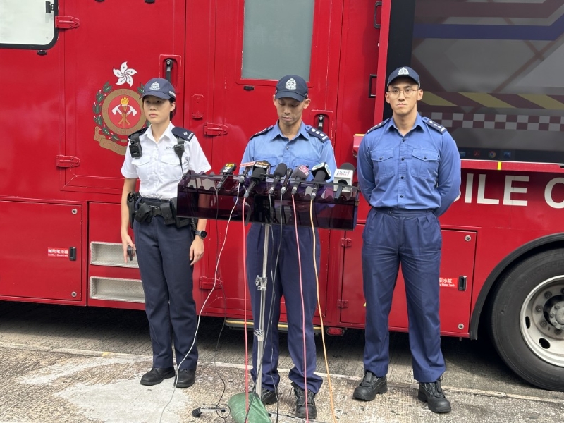 消防处联同警方交代火警救援情况。 消防处联同警方交代火警救援情况。