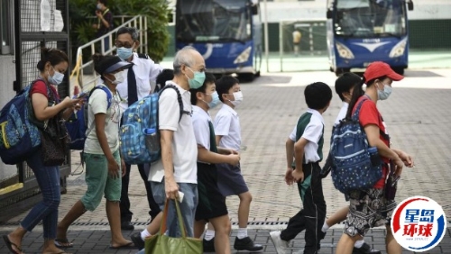 校服价升质跌 校服价升质跌