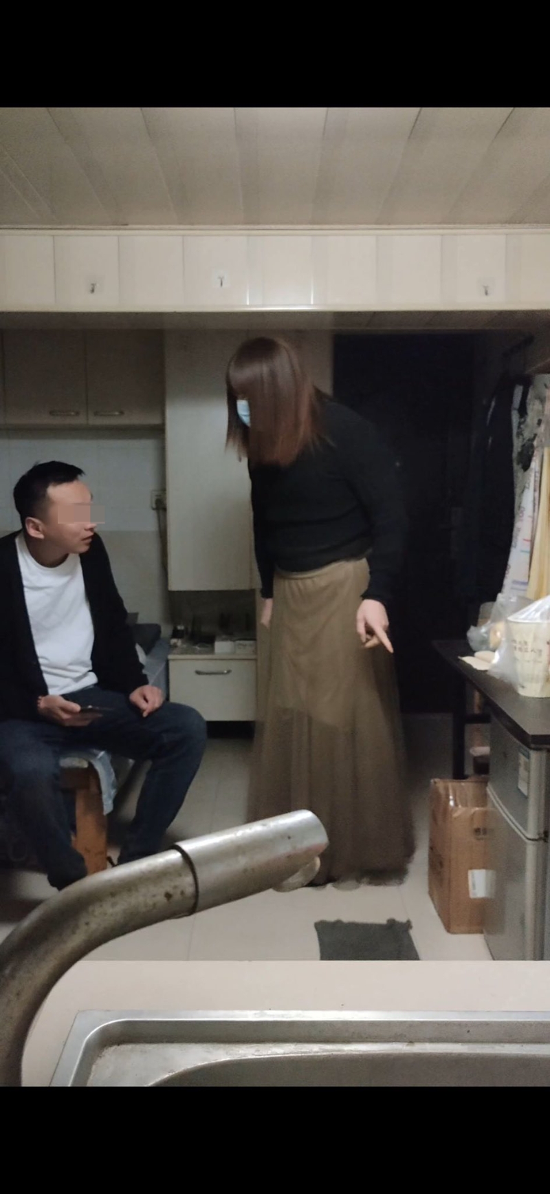 红姐与各男子进行性行为的影片在网络疯传。 红姐与各男子进行性行为的影片在网络疯传。