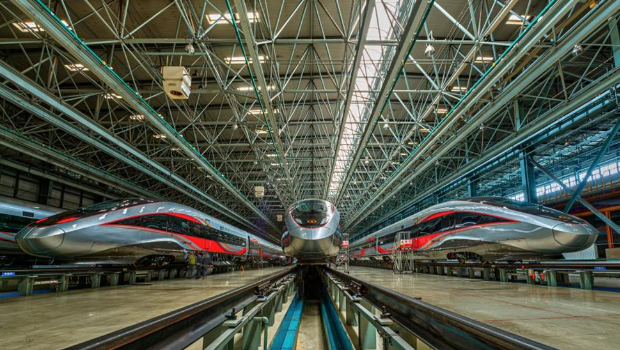 图为中车长客国铁事业部调试产线。 图为中车长客国铁事业部调试产线。