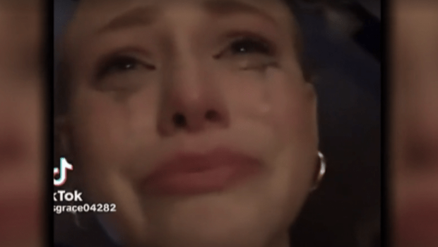 17岁少女网上悲痛泣悼遭枪杀父母 17岁少女网上悲痛泣悼遭枪杀父母