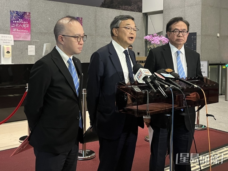 龙汉标认为政府可提出正式政策声明搁置“明日大屿”计划,释除有意参与发展北都的发展商忧虑。 龙汉标认为政府可提出正式政策声明搁置“明日大屿”计划,释除有意参与发展北都的发展商忧虑。