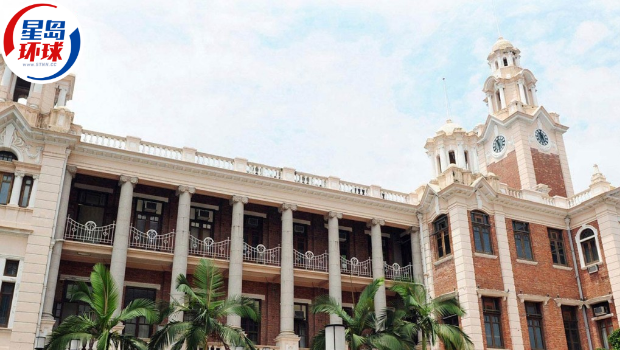 19岁被告王政凯承认去年12月于港大的男厕内偷拍一名腹泻女子如厕。 19岁被告王政凯承认去年12月于港大的男厕内偷拍一名腹泻女子如厕。