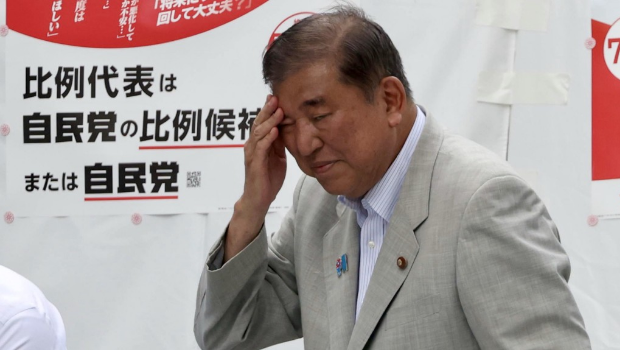 石破茂周三到大阪为参院选举助选拉票。 石破茂周三到大阪为参院选举助选拉票。