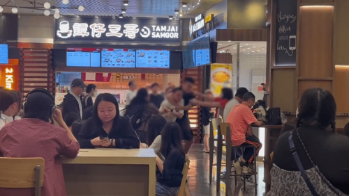 旺角朗豪坊港男港女与普通话食客打斗 旺角朗豪坊港男港女与普通话食客打斗