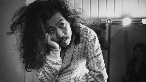 43岁喜剧巨星惊爆堕楼丧生 43岁喜剧巨星惊爆堕楼丧生