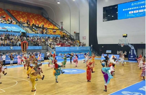 广东队首战告捷!潮汕英歌舞亮相开赛仪式 广东队首战告捷!潮汕英歌舞亮相开赛仪式