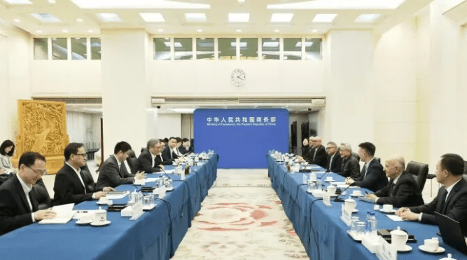 商务部部长王文涛会见英伟达公司总裁兼首席执行官黄仁勋 商务部部长王文涛会见英伟达公司总裁兼首席执行官黄仁勋