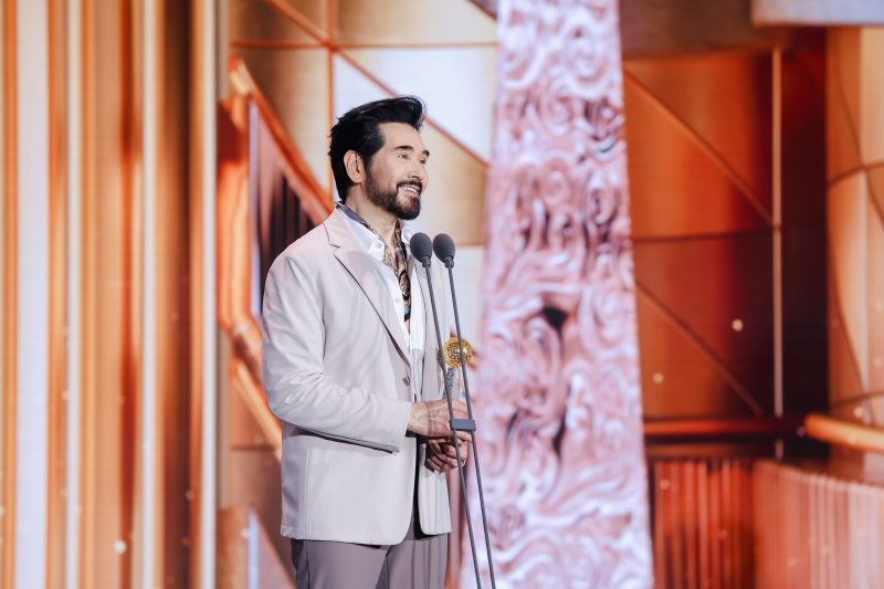 费翔获颁“影响世界华人大奖” 费翔获颁“影响世界华人大奖”