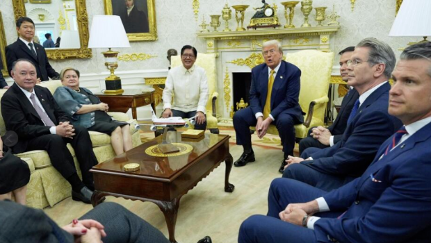 当地时间7月22日,特朗普在白宫与菲律宾总统马科斯会晤。 当地时间7月22日,特朗普在白宫与菲律宾总统马科斯会晤。