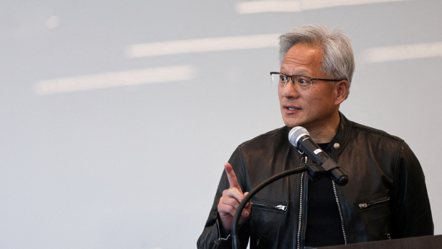 韩媒披露,英伟达执行长黄仁勋曾主动寻求与三星合作。 韩媒披露,英伟达执行长黄仁勋曾主动寻求与三星合作。