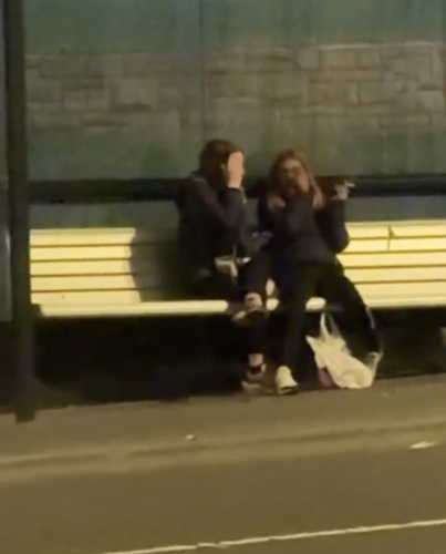 涉事的两名澳洲少女。 涉事的两名澳洲少女。