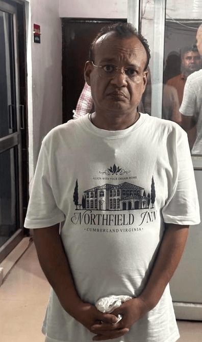 疑犯贾因(Harshvardhan Jain)。 当地警方.png 疑犯贾因(Harshvardhan Jain)。 当地警方.png