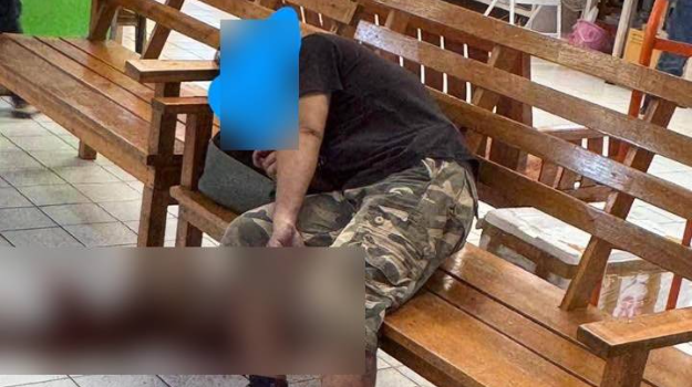 Adam222516_B Adam222516_B