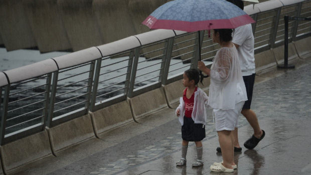 天文台早上9时10分,发出黑色暴雨警告信号。 天文台早上9时10分,发出黑色暴雨警告信号。