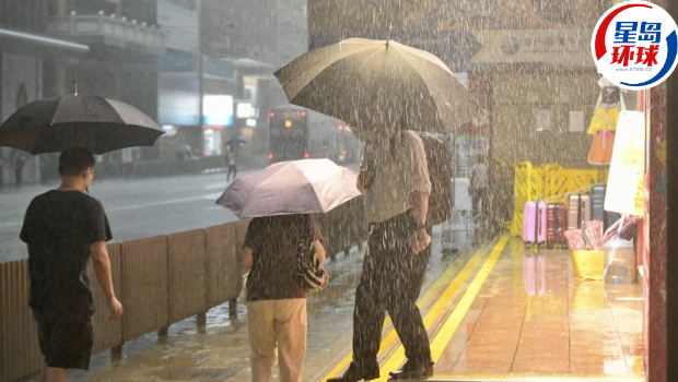 香港天文台黑雨生效 香港天文台黑雨生效