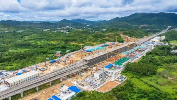 深汕高铁地盘。 深汕高铁地盘。