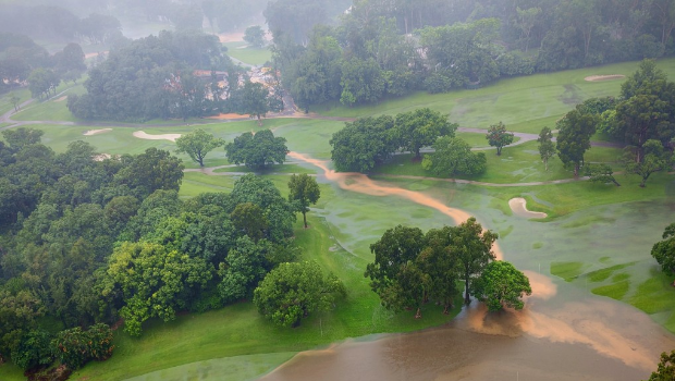 暴雨令到粉岭高尔夫球场大水浸 暴雨令到粉岭高尔夫球场大水浸