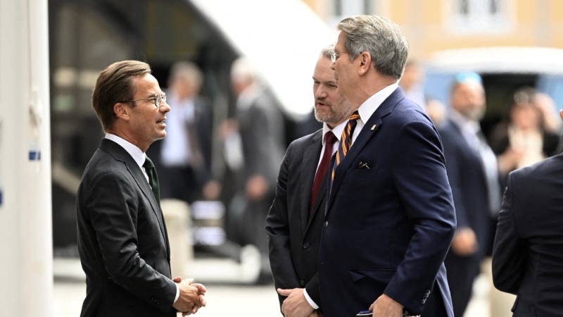 瑞典总理克里斯特松迎接美国财政部长贝森特和美国贸易代表格里尔。 路透社 瑞典总理克里斯特松迎接美国财政部长贝森特和美国贸易代表格里尔。 路透社