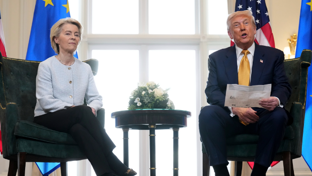 美欧贸易框架敲定关税15% 美欧贸易框架敲定关税15%