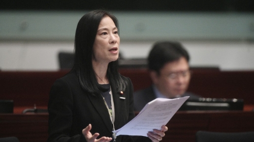 陈曼琪倡放宽宠物进入食肆限制 陈曼琪倡放宽宠物进入食肆限制